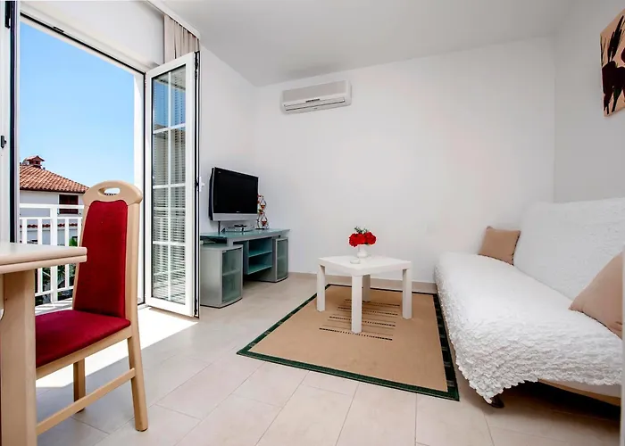 Marko Πανσιόν 3*