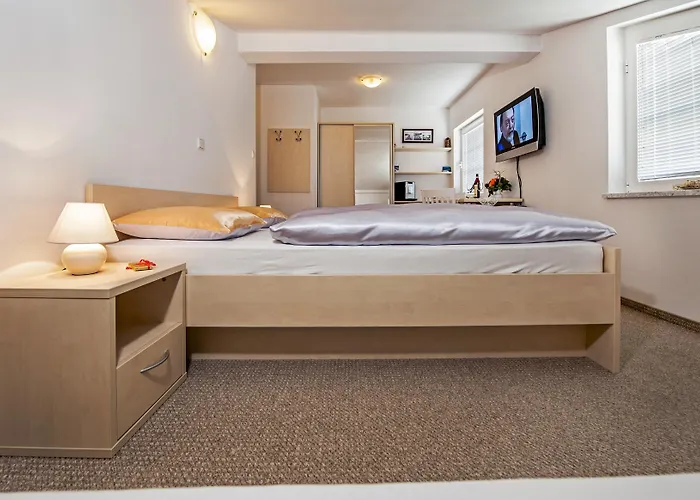 Marko Πανσιόν 3*