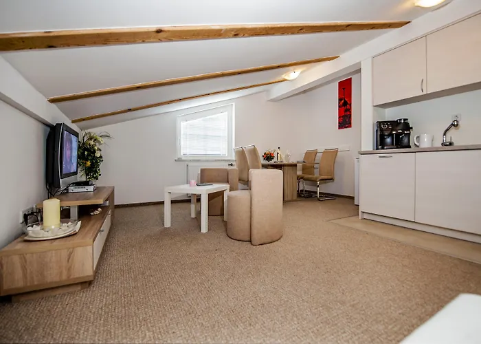 Marko Πανσιόν 3*